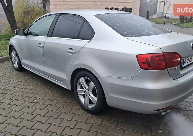 Сірий Фольксваген Джетта, об'ємом двигуна 2.5 л та пробігом 312 тис. км за 7700 $, фото 1 на Automoto.ua