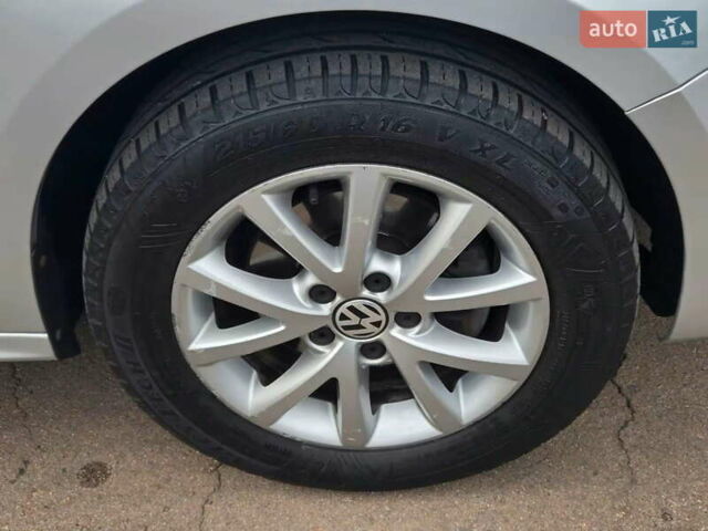 Серый Фольксваген Джетта, объемом двигателя 1.4 л и пробегом 154 тыс. км за 7600 $, фото 7 на Automoto.ua