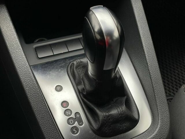 Фольксваген Джетта 2012 в Кривом Роге на Automoto.ua Серый Фольксваген Джетта, объемом двигателя 2 л и пробегом 153 тыс. км за 7700 $, фото 10 на Automoto.ua