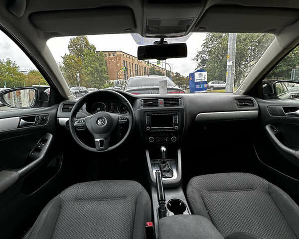 Сірий Фольксваген Джетта, об'ємом двигуна 1.39 л та пробігом 180 тис. км за 7700 $, фото 6 на Automoto.ua