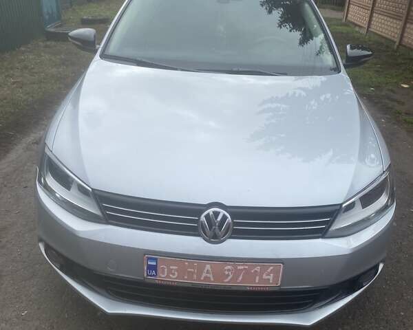 Серый Фольксваген Джетта, объемом двигателя 1.6 л и пробегом 240 тыс. км за 9500 $, фото 7 на Automoto.ua