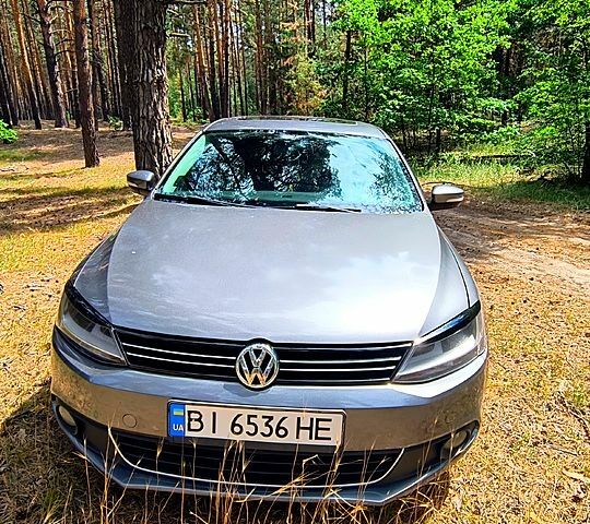 Серый Фольксваген Джетта, объемом двигателя 2.5 л и пробегом 283 тыс. км за 9350 $, фото 7 на Automoto.ua