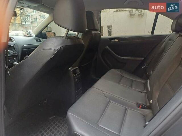 Серый Фольксваген Джетта, объемом двигателя 2.5 л и пробегом 240 тыс. км за 9000 $, фото 8 на Automoto.ua