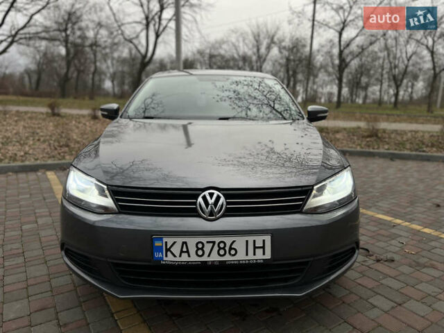 Серый Фольксваген Джетта, объемом двигателя 2.48 л и пробегом 226 тыс. км за 8700 $, фото 6 на Automoto.ua