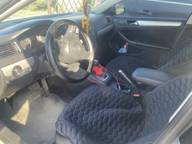 Серый Фольксваген Джетта, объемом двигателя 2.5 л и пробегом 270 тыс. км за 6900 $, фото 6 на Automoto.ua