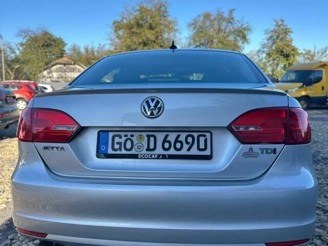 Фольксваген Джетта 2013 в Самборе на Automoto.ua Серый Фольксваген Джетта, объемом двигателя 2 л и пробегом 250 тыс. км за 10500 $, фото 4 на Automoto.ua