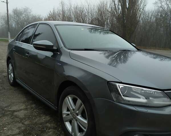 Серый Фольксваген Джетта, объемом двигателя 1.39 л и пробегом 223 тыс. км за 9900 $, фото 4 на Automoto.ua