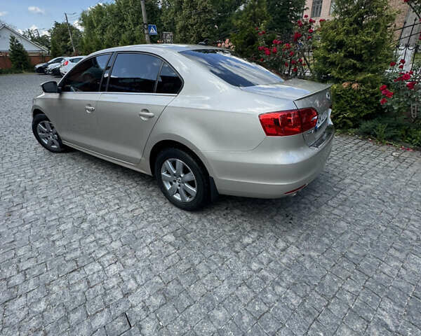 Серый Фольксваген Джетта, объемом двигателя 2.5 л и пробегом 230 тыс. км за 9200 $, фото 4 на Automoto.ua