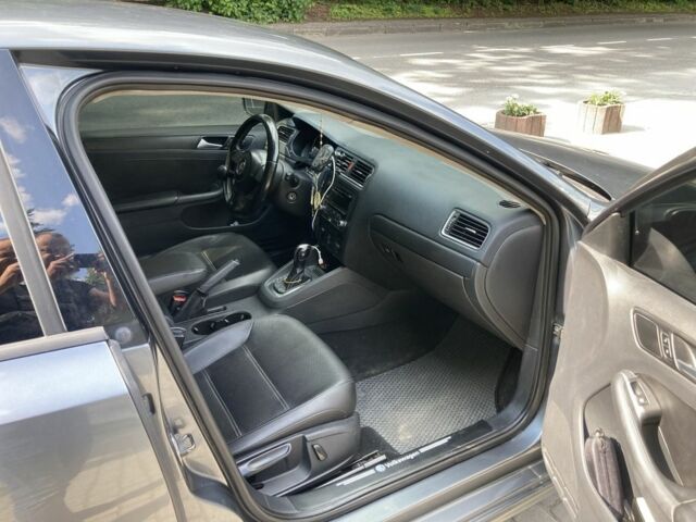 Серый Фольксваген Джетта, объемом двигателя 1.8 л и пробегом 322 тыс. км за 8200 $, фото 3 на Automoto.ua