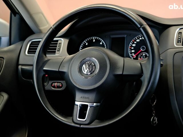 Фольксваген Джетта 2013 в Одессе на Automoto.ua Серый Фольксваген Джетта, объемом двигателя 1.6 л и пробегом 157 тыс. км за 10100 $, фото 6 на Automoto.ua