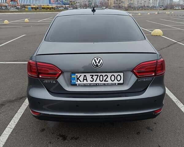 Серый Фольксваген Джетта, объемом двигателя 1.39 л и пробегом 128 тыс. км за 9500 $, фото 1 на Automoto.ua