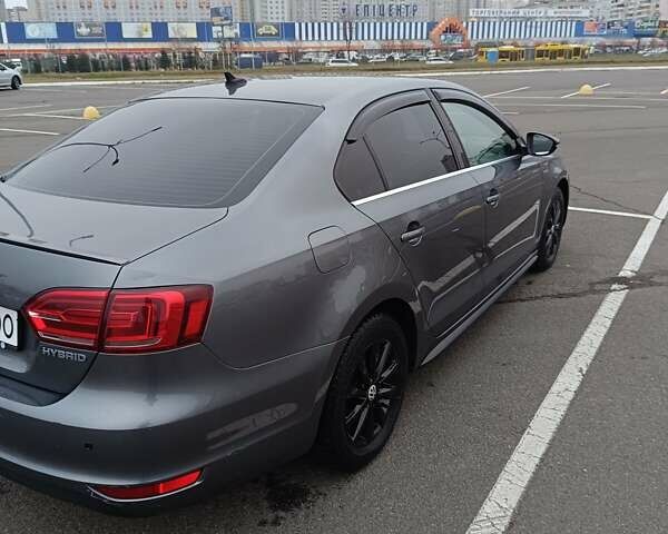 Серый Фольксваген Джетта, объемом двигателя 1.39 л и пробегом 128 тыс. км за 9500 $, фото 3 на Automoto.ua