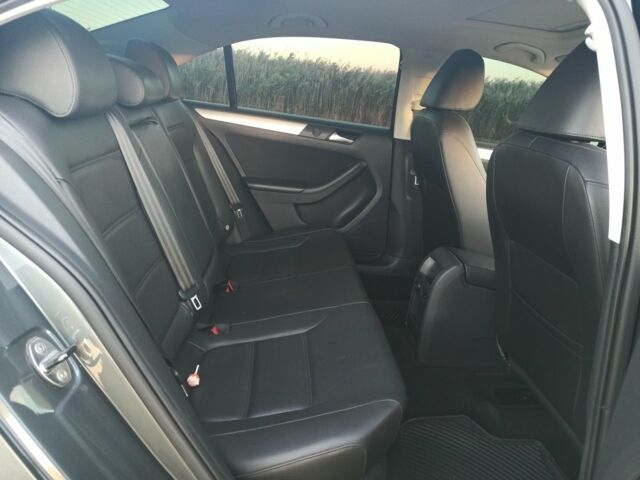 Серый Фольксваген Джетта, объемом двигателя 2.5 л и пробегом 140 тыс. км за 9999 $, фото 8 на Automoto.ua