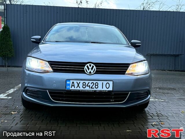 Серый Фольксваген Джетта, объемом двигателя 2.5 л и пробегом 211 тыс. км за 8000 $, фото 2 на Automoto.ua