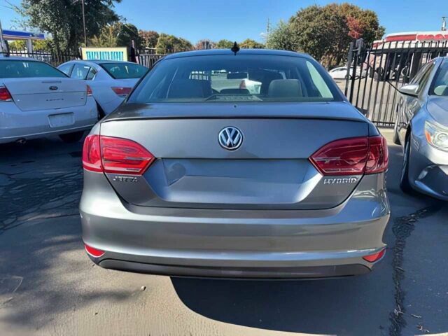 Сірий Фольксваген Джетта, об'ємом двигуна 1.4 л та пробігом 84 тис. км за 4400 $, фото 4 на Automoto.ua