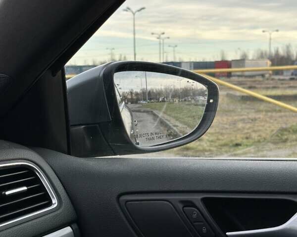 Серый Фольксваген Джетта, объемом двигателя 2 л и пробегом 167 тыс. км за 11000 $, фото 46 на Automoto.ua