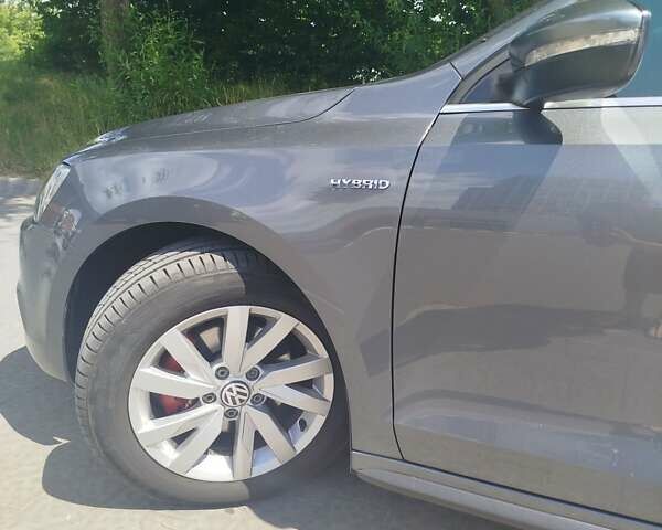 Серый Фольксваген Джетта, объемом двигателя 1.39 л и пробегом 205 тыс. км за 9500 $, фото 7 на Automoto.ua