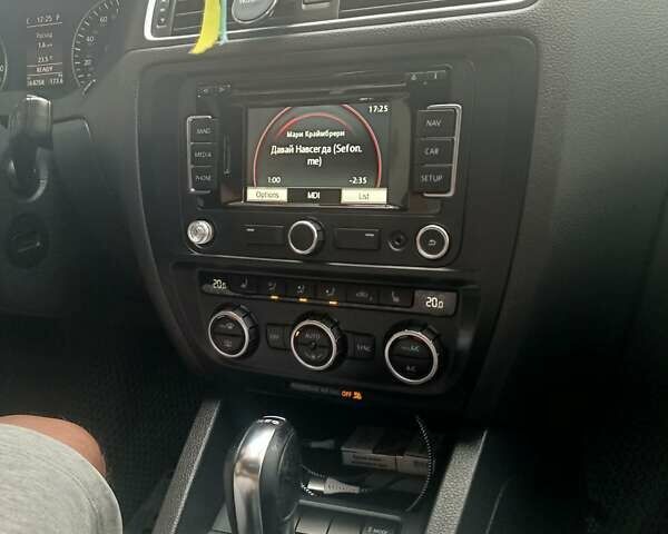 Серый Фольксваген Джетта, объемом двигателя 1.4 л и пробегом 264 тыс. км за 10000 $, фото 23 на Automoto.ua