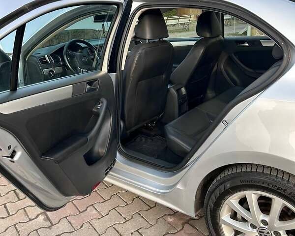 Серый Фольксваген Джетта, объемом двигателя 2.5 л и пробегом 162 тыс. км за 8500 $, фото 19 на Automoto.ua