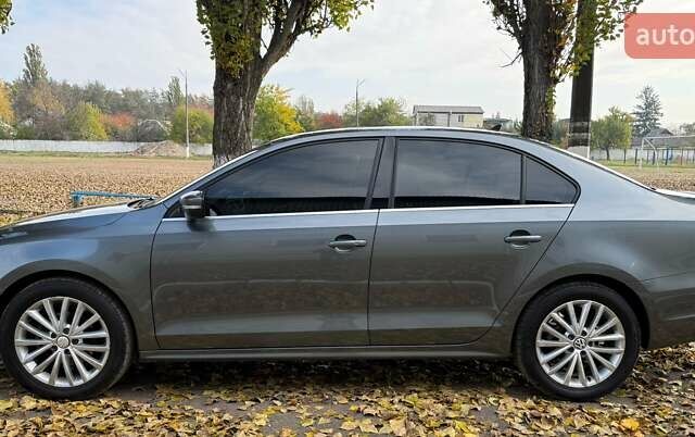 Фольксваген Джетта 2013 в Киеве на Automoto.ua Серый Фольксваген Джетта, объемом двигателя 1.97 л и пробегом 160 тыс. км за 9800 $, фото 3 на Automoto.ua