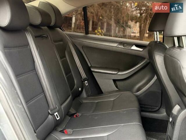 Сірий Фольксваген Джетта, об'ємом двигуна 1.8 л та пробігом 253 тис. км за 9999 $, фото 15 на Automoto.ua