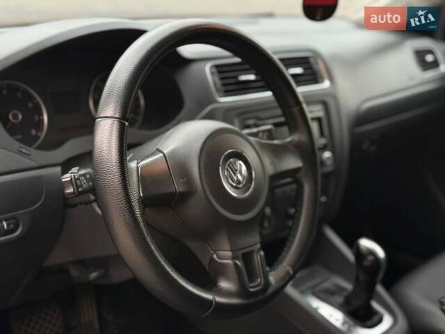 Сірий Фольксваген Джетта, об'ємом двигуна 1.8 л та пробігом 253 тис. км за 9999 $, фото 19 на Automoto.ua