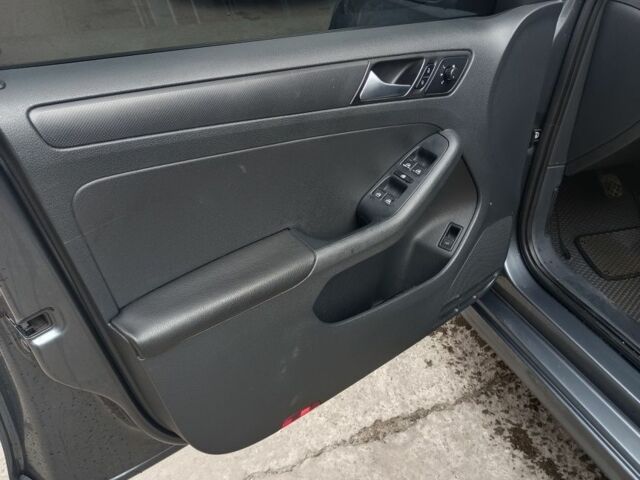 Серый Фольксваген Джетта, объемом двигателя 2 л и пробегом 132 тыс. км за 8000 $, фото 6 на Automoto.ua