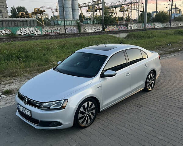 Фольксваген Джетта 2013 в Львове на Automoto.ua Серый Фольксваген Джетта, объемом двигателя 1.39 л и пробегом 290 тыс. км за 7900 $, фото 3 на Automoto.ua