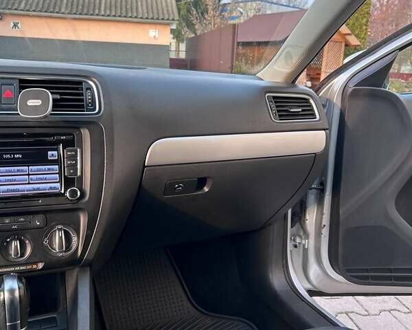 Серый Фольксваген Джетта, объемом двигателя 2.5 л и пробегом 162 тыс. км за 8500 $, фото 26 на Automoto.ua