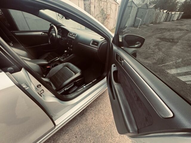 Серый Фольксваген Джетта, объемом двигателя 2.5 л и пробегом 208 тыс. км за 7999 $, фото 5 на Automoto.ua