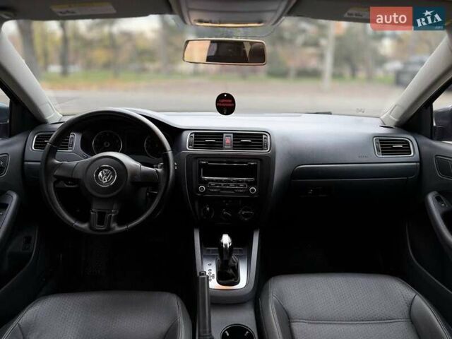 Сірий Фольксваген Джетта, об'ємом двигуна 1.8 л та пробігом 253 тис. км за 9999 $, фото 18 на Automoto.ua