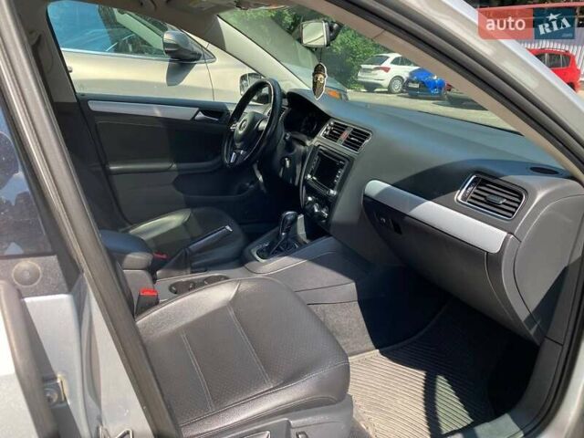 Серый Фольксваген Джетта, объемом двигателя 2.5 л и пробегом 248 тыс. км за 8800 $, фото 10 на Automoto.ua