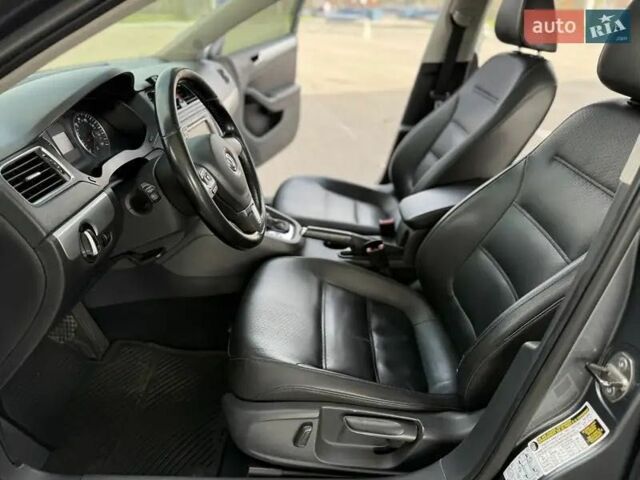 Сірий Фольксваген Джетта, об'ємом двигуна 1.8 л та пробігом 200 тис. км за 9500 $, фото 22 на Automoto.ua