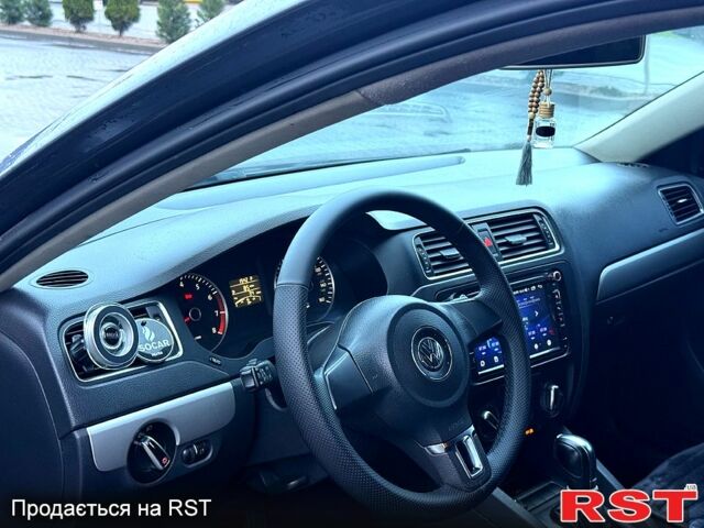 Серый Фольксваген Джетта, объемом двигателя 2.5 л и пробегом 211 тыс. км за 8000 $, фото 9 на Automoto.ua