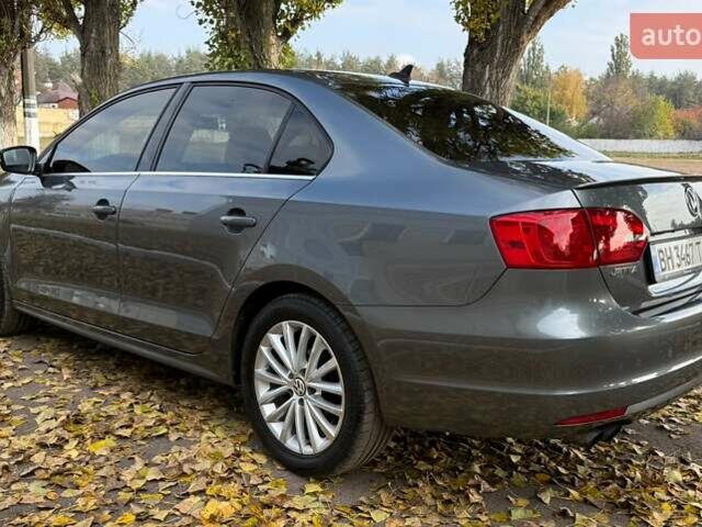 Фольксваген Джетта 2013 в Киеве на Automoto.ua Серый Фольксваген Джетта, объемом двигателя 1.97 л и пробегом 160 тыс. км за 9800 $, фото 4 на Automoto.ua