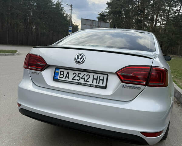 Сірий Фольксваген Джетта, об'ємом двигуна 1.39 л та пробігом 178 тис. км за 10000 $, фото 3 на Automoto.ua
