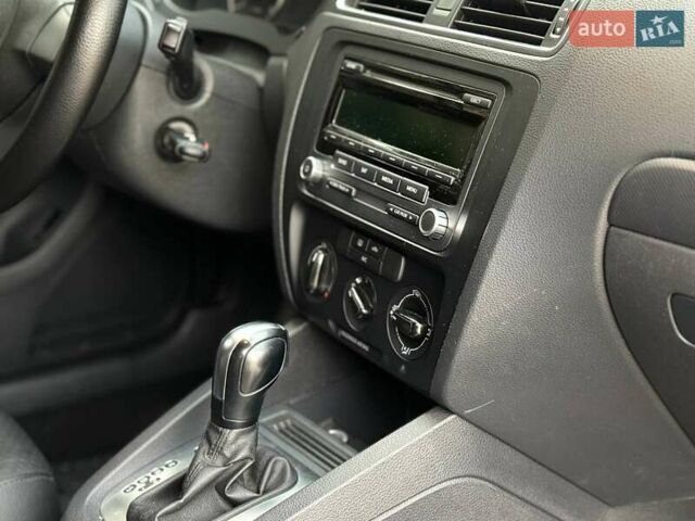 Сірий Фольксваген Джетта, об'ємом двигуна 1.8 л та пробігом 253 тис. км за 9999 $, фото 21 на Automoto.ua