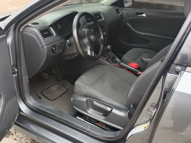 Серый Фольксваген Джетта, объемом двигателя 2 л и пробегом 132 тыс. км за 8000 $, фото 7 на Automoto.ua