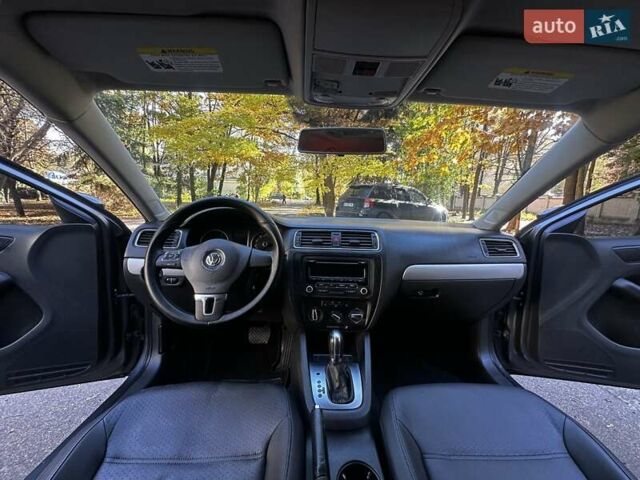 Фольксваген Джетта 2013 в Киеве на Automoto.ua Серый Фольксваген Джетта, объемом двигателя 1.8 л и пробегом 150 тыс. км за 8299 $, фото 22 на Automoto.ua