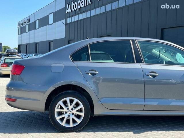 Серый Фольксваген Джетта, объемом двигателя 2 л и пробегом 352 тыс. км за 10240 $, фото 7 на Automoto.ua