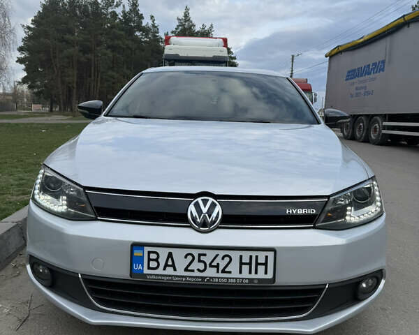Сірий Фольксваген Джетта, об'ємом двигуна 1.39 л та пробігом 178 тис. км за 10000 $, фото 1 на Automoto.ua