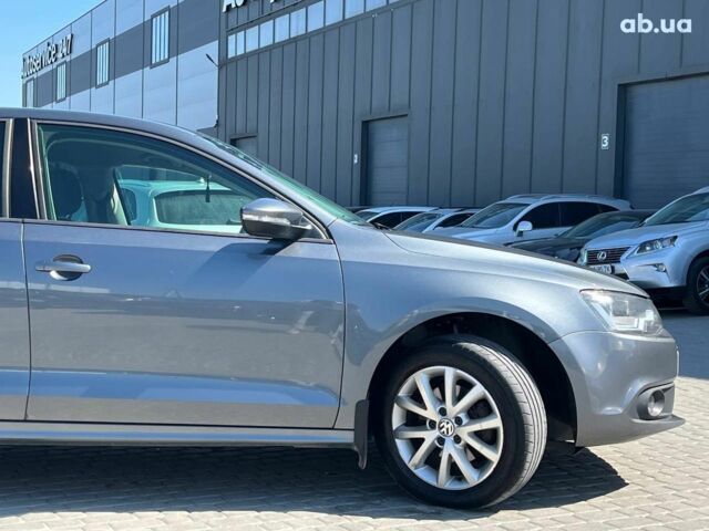 Серый Фольксваген Джетта, объемом двигателя 2 л и пробегом 352 тыс. км за 10240 $, фото 9 на Automoto.ua