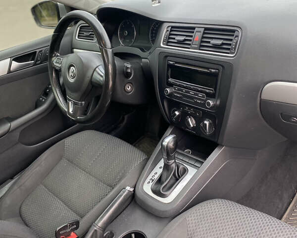 Сірий Фольксваген Джетта, об'ємом двигуна 1.9 л та пробігом 250 тис. км за 10000 $, фото 5 на Automoto.ua