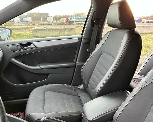 Серый Фольксваген Джетта, объемом двигателя 2 л и пробегом 167 тыс. км за 11000 $, фото 27 на Automoto.ua