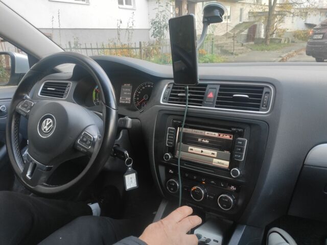 Серый Фольксваген Джетта, объемом двигателя 1.4 л и пробегом 288 тыс. км за 8000 $, фото 5 на Automoto.ua