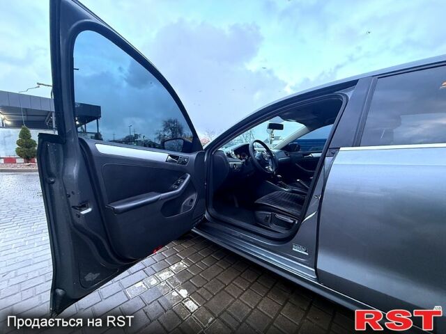 Серый Фольксваген Джетта, объемом двигателя 2.5 л и пробегом 211 тыс. км за 8000 $, фото 10 на Automoto.ua