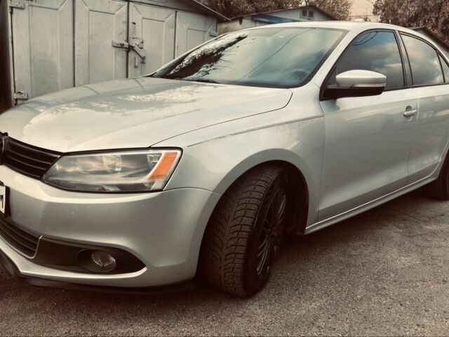 Серый Фольксваген Джетта, объемом двигателя 2.5 л и пробегом 208 тыс. км за 7999 $, фото 1 на Automoto.ua