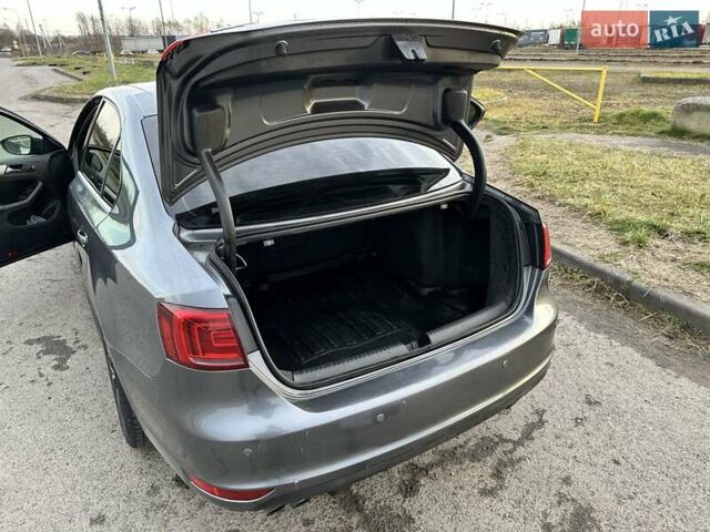 Серый Фольксваген Джетта, объемом двигателя 2 л и пробегом 167 тыс. км за 11000 $, фото 14 на Automoto.ua