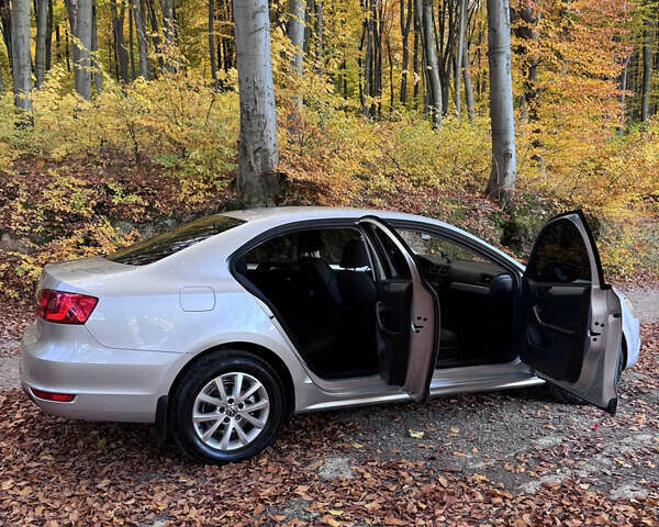 Сірий Фольксваген Джетта, об'ємом двигуна 1.39 л та пробігом 242 тис. км за 8900 $, фото 3 на Automoto.ua