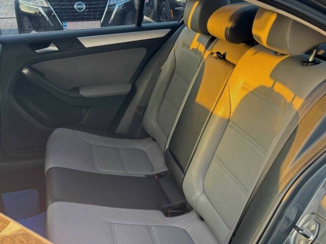 Сірий Фольксваген Джетта, об'ємом двигуна 1.4 л та пробігом 128 тис. км за 9500 $, фото 21 на Automoto.ua